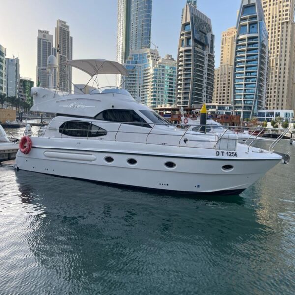 Luxury Private Yacht Tour Dubai